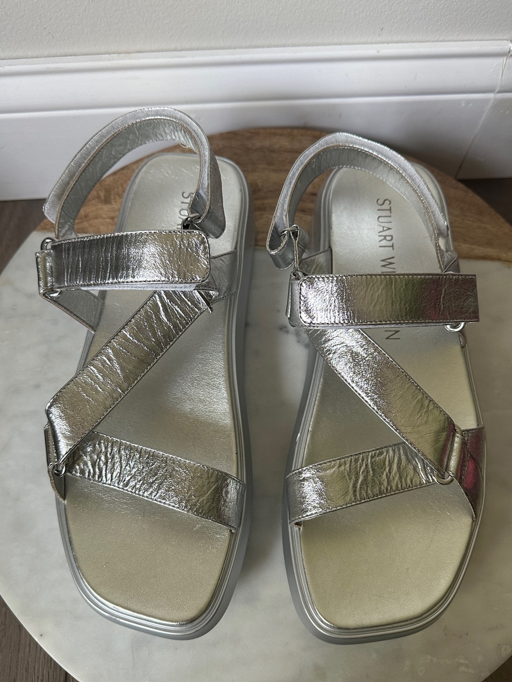 STUART WEITZMAN ZOELIE METALLIC LEATHER PLATFORM SANDAL SNEAKER SZ 11